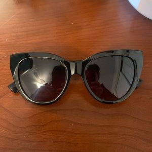Vince Camuto Sun Glasses